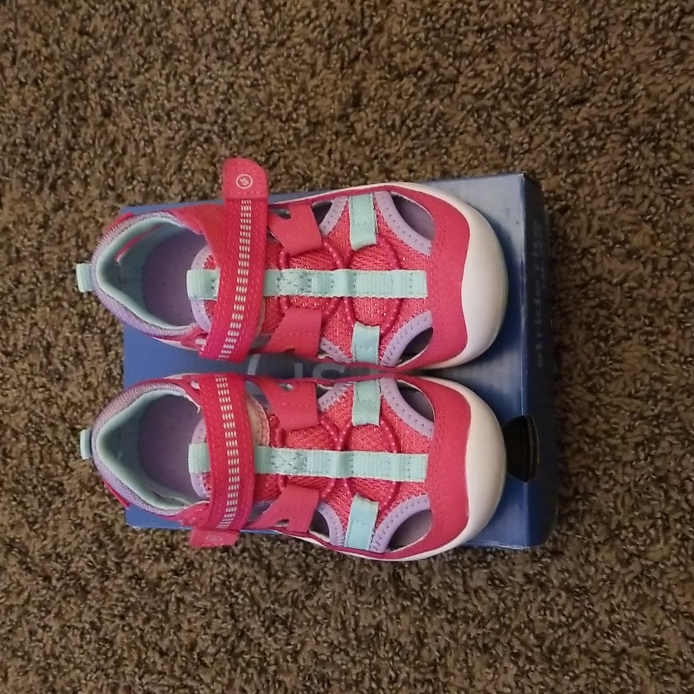 Like New! Stride Rite Wade Sandals
